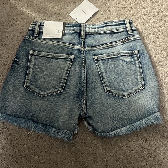 Kancan High Rise Estilo jean shorts NWT 7 - Picture 2 of 4